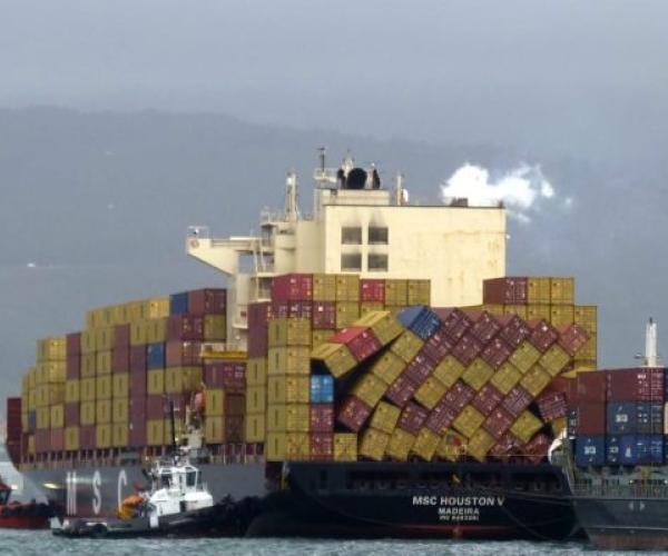 Tàu MSC mất container trong cơn bão ngoài khơi Bồ Đào Nha